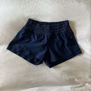 Lululemon tracker shorts